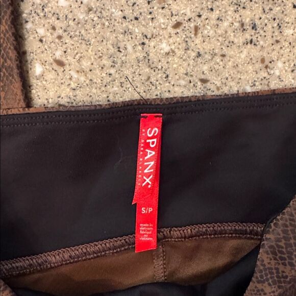 SPANX Faux Leather Brown Snakeskin Leggings Small - Picture 3 of 6